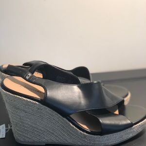 American eagle sandals